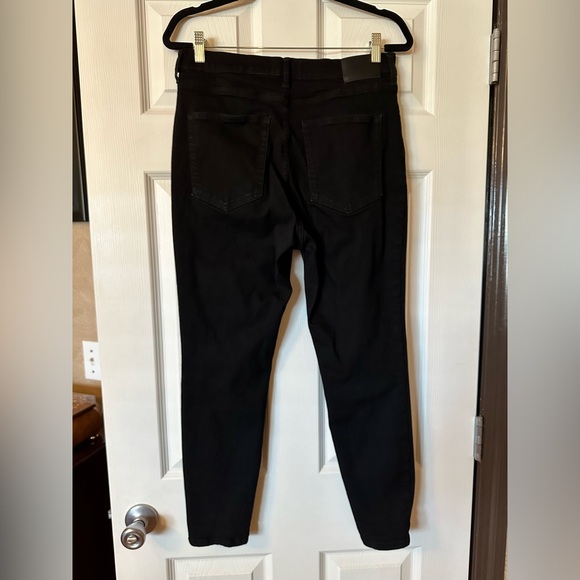 Everlane - The High Rise Skinny Jean - Picture 2 of 9